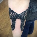 tatouage dentelle bow - Példa fotó a tatouage fini -re 1