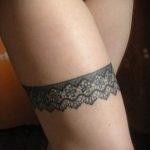 csipke tetoválás a lábán - fotó példa a kész tetoválásra 3