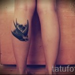 татуировка на лястовица на крака 2