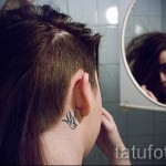 лястовична татуировка на врата му - Пример за снимка 5