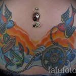 татуировка на лястовица по корема - пример за снимка 3