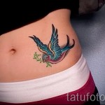 татуировка на лястовица по корема - пример за снимката 4