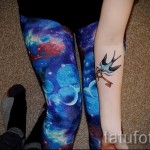 татуировка на лястовица на ръка - снимка пример 10