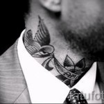 татуировка на лястовица на врата - пример за снимка 24