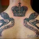 татуировка на лястовица на врата - снимка пример 25