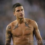 татуировка на лястовица на гърдите - снимка пример 29