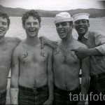 татуировка на лястовица на гърдите - пример за снимка 33