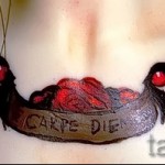 татуировка на лястовица на гърдите - пример за снимка 72