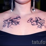 татуировка на лястовица на гърдите - снимка пример 90