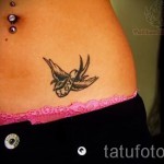 татуировка на лястовица по корем - снимка пример 27