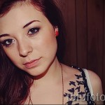 лястовична татуировка на ключицата - пример за снимка 11