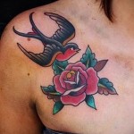 татуировка на лястовица на ключицата - пример за снимка 22