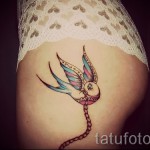 татуировка на лястовица на крака - пример за снимка 6