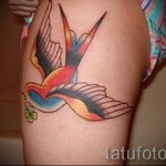 татуировка на лястовица на крака - пример за снимка 17