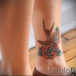 татуировка на лястовица на крака - пример за снимка 22