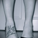 татуировка на лястовица на крака - снимка пример 26