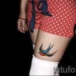 татуировка на лястовица на крака - пример за снимка 11