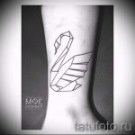 tatu-lebed-origami-foto-primer-gotovoj-tatuirovki-8125-tatufoto-ru