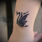 schwan-tattoo-in-tribal-style-foto-ein-beispiel-fur-die-fertigen-tatowierung-1014-tatufoto-ru