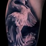 tatu-lebed-foto-primer-gotovoj-tatuirovki-6053-tatufoto-ru