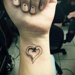 tatu-lebed-na-zapyaste-foto-primer-gotovoj-tatuirovki-1093-tatufoto-ru