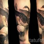 tatu-lebed-na-ruke-foto-primer-gotovoj-tatuirovki-5107-tatufoto-ru