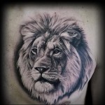 oroszlánfej tetoválás