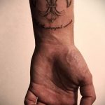 heraldisk liljetatovering - fotoeksempel på en tatovering fra 13072016 1