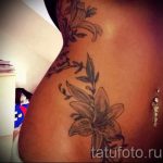 liljetatovering på låret - fotoeksempel på en tatovering fra 13072016 1