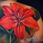 lilje blomst tatovering - fotoeksempel på en tatovering fra 13072016 3
