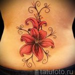 Lilie Tattoo auf dem Rücken - Foto eksempliel der Tätowierung 13072016 1