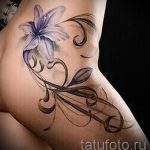 Lilie Tattoo auf ihrer Hüfte - Foto eksempler for Tätowierung 13072016 1