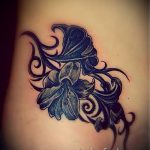 Lilie Tattoo für Mädchen - Foto eksempliel der Tätowierung 13072016 1