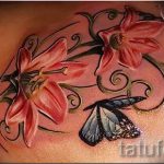 Lilie Tattoo mit Schmetterling - Fotoeksempler for den Tätowierung 13072016 1