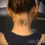 lily tatouage sur son cou - eksempel foto du tatouage 13072016 2