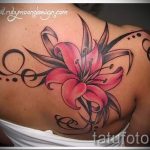 lily tatouage sur son dos - som eksempel Foto du tatouage 13072016 1