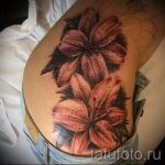 liljetatovering på hendes side - Fotoeksempel på tatoveringen 13072016 2
