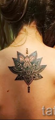 Lótusz tetoválás jelentése lányoknak - 3. fotó példa