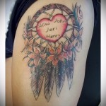 Álomfogó tetoválás a combján - Fotó példa a 11122014 számra 1