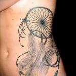 álomfogó tetoválás az oldalán - fotó példa 11122014 2. sz