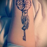 álomfogó tetoválás a kezén - fotó példa 11122014 9. szám