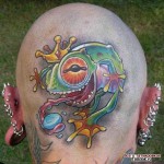 Béka tetoválás - dühös rajz kopasz fejre