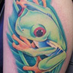 Halványzöld béka tetoválás