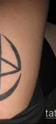 A tetováló mágikus szimbólumok jelentése - egy példa egy érdekes tetoválási tervre - 040