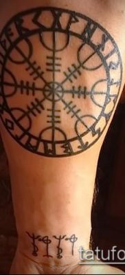 019. Egy tetováló mágikus szimbólum jelentése