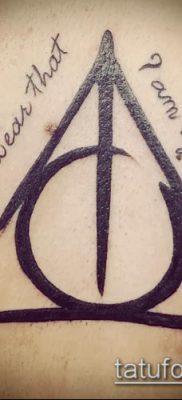 A tetováló mágikus szimbólumok jelentése - egy példa egy érdekes tetoválási tervre - 009