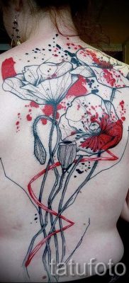 وشم الخشخاش على الظهر - صورة لمقال حول معنى الوشم 6