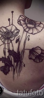 وشم الخشخاش على الظهر - صورة لمقال حول معنى الوشم 5