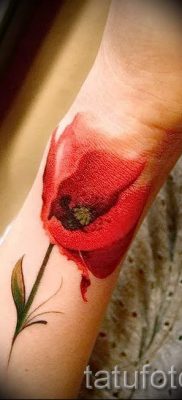 وشم الخشخاش في متناول اليد - صورة لمقال حول معنى الوشم 4