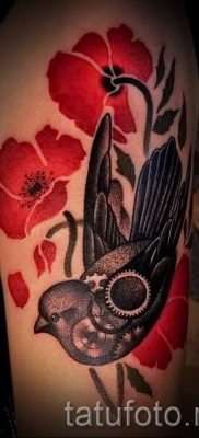 وشم الخشخاش في متناول اليد - صورة لمقال حول معنى الوشم 1